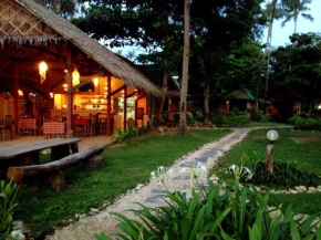 Гостиница Nautilus Right on the Beach  Ko Lanta